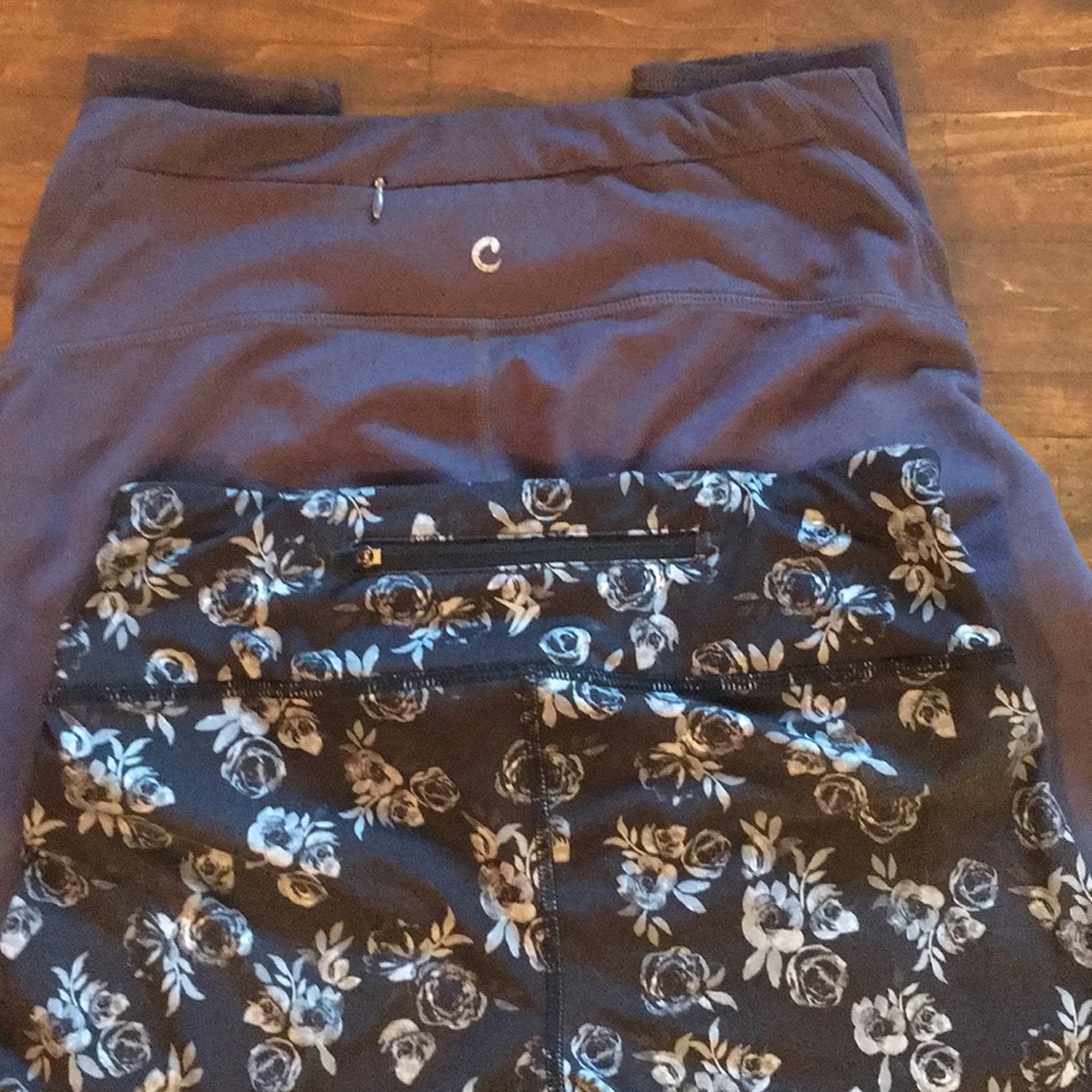 Bundle of workout clothes - Picture 6 of 8